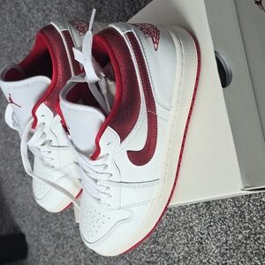 Jordan WMNS Air Jordan 1 Low SE "Ruby" Size 10